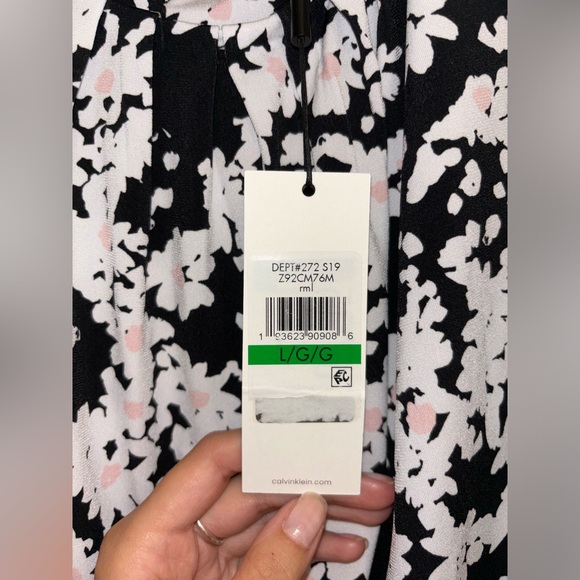 CALVIN KLEIN • L Floral Blouse - Picture 4 of 5